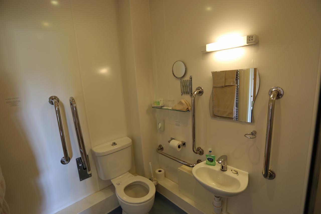 Redlands Farm Bed & Breakfast Stanwick  외부 사진
