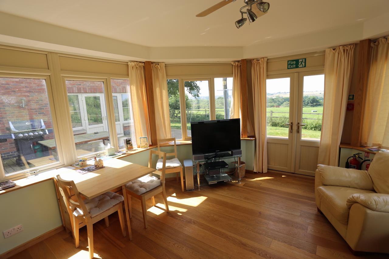 Redlands Farm Bed & Breakfast Stanwick  외부 사진