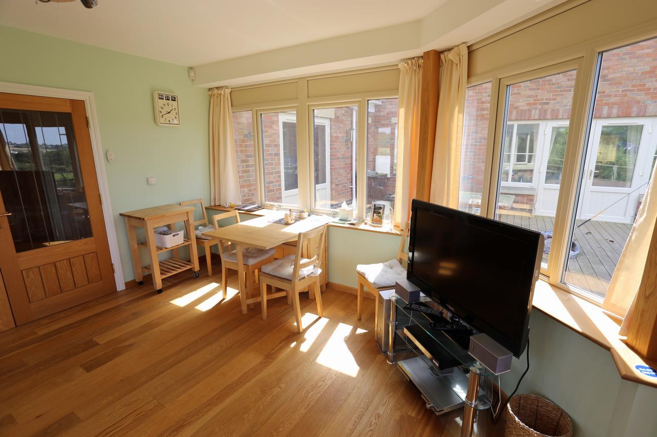 Redlands Farm Bed & Breakfast Stanwick  외부 사진